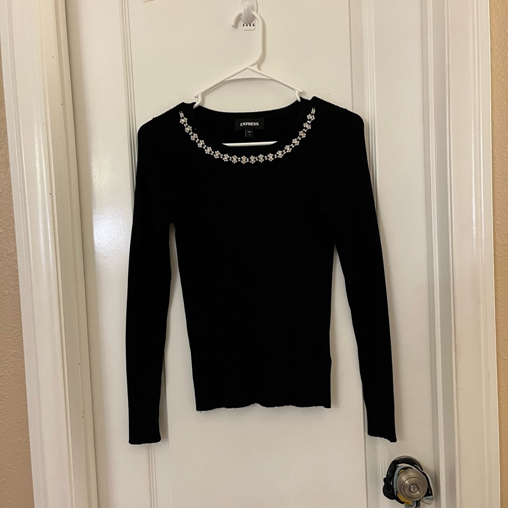 Ribbed crew neck black sweater